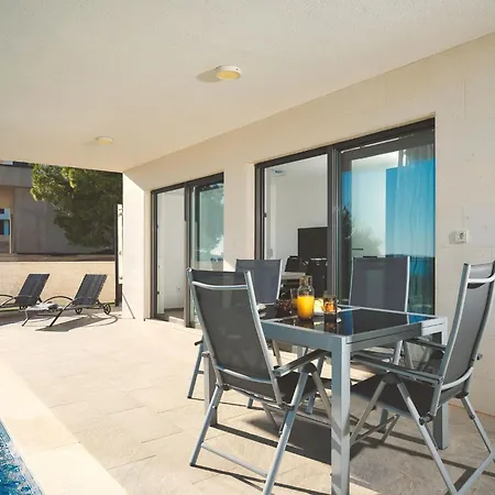 Villa Ocean Breeze By Interhome *