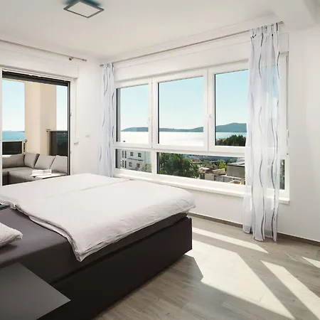 Ocean Breeze By Interhome