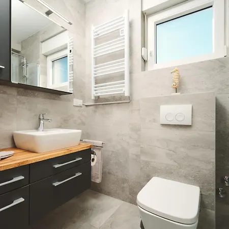 Ocean Breeze By Interhome
