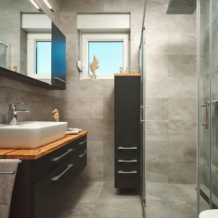 Ocean Breeze By Interhome *