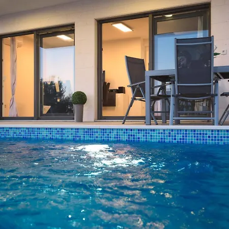 Ocean Breeze By Interhome *