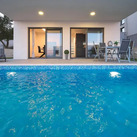 Ocean Breeze By Interhome